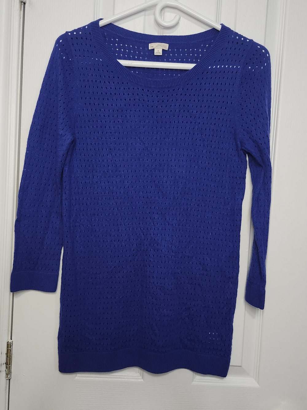 GAP Pointelle Stitch Lightweight Sweater in Powerful Blue, Size M.